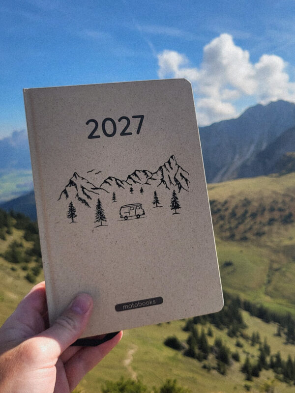 Matabooks Kalender 2027 aus Graspapier | A5 | mit Campingmotiv